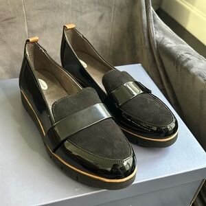 Black and tan Dr Scholl’s loafers